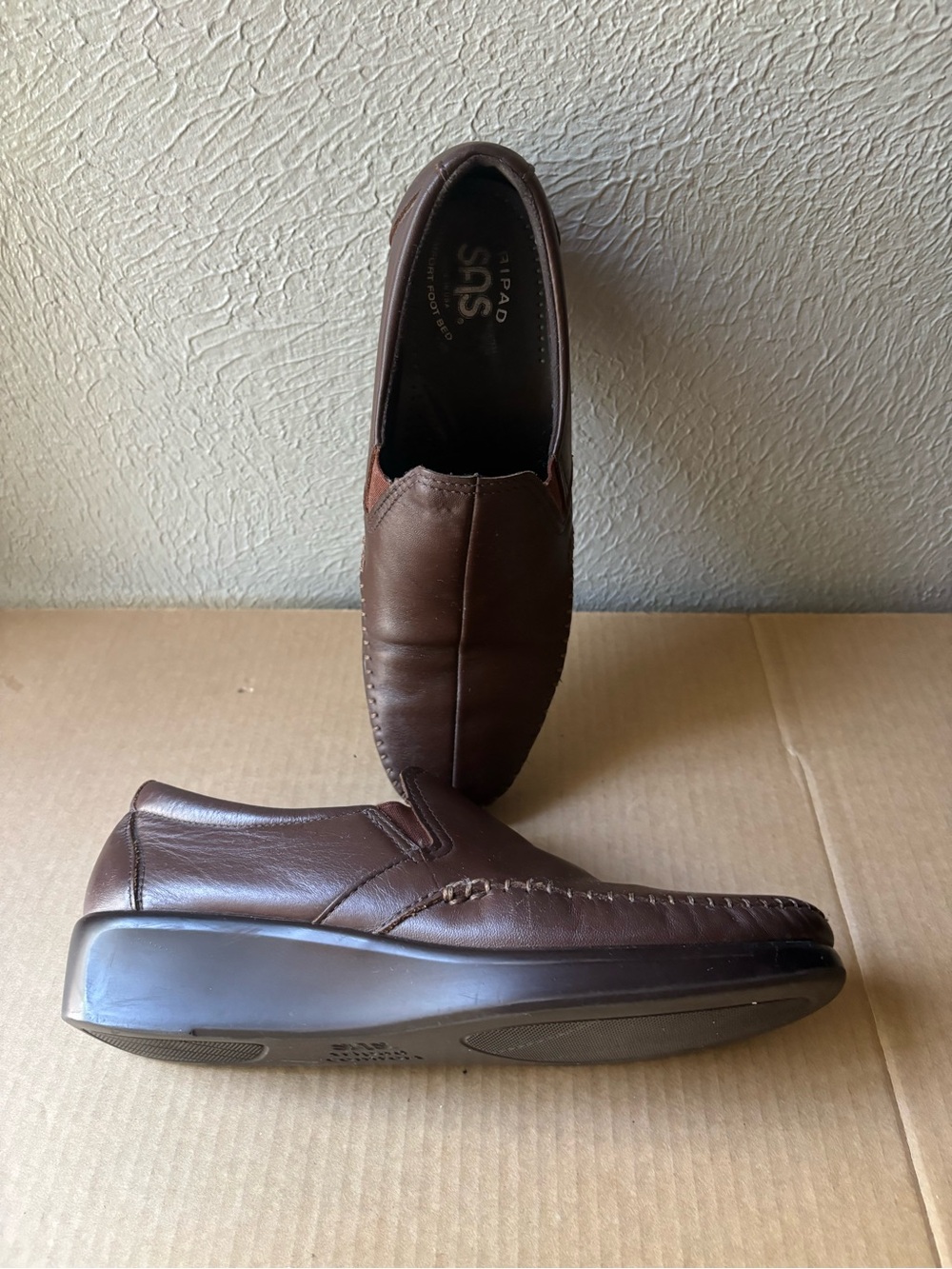 SAS womens Brown Slip-On Casual Loafer size 8.